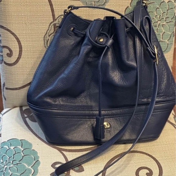 Emma Fox Bucket Bag - Picture 1 of 1